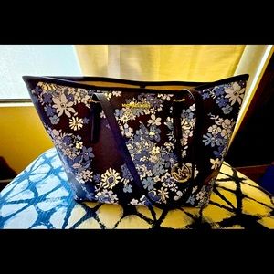Micheal Kors Navy Floral Tote